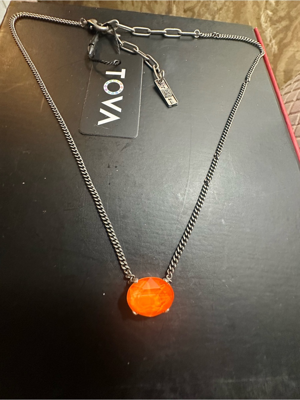 TOVA neon Orange Pendant necklace - Picture 3 of 3